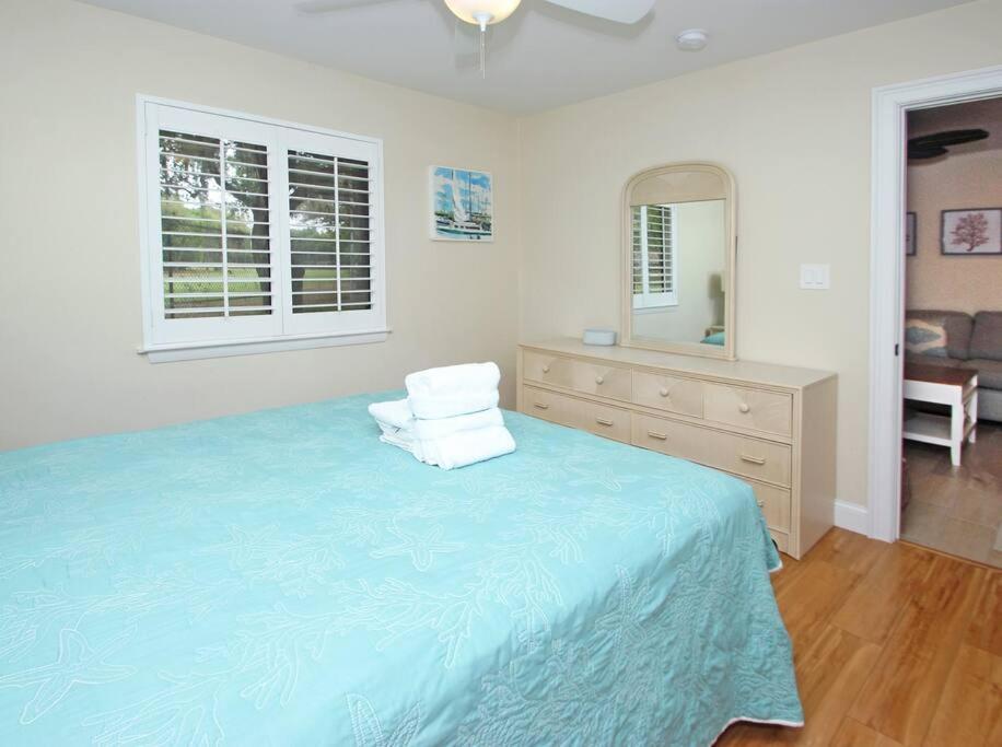 Cute 2 Bedroom, 2 Bath Condo At Folly Field Beach Hilton Head Island Exterior foto